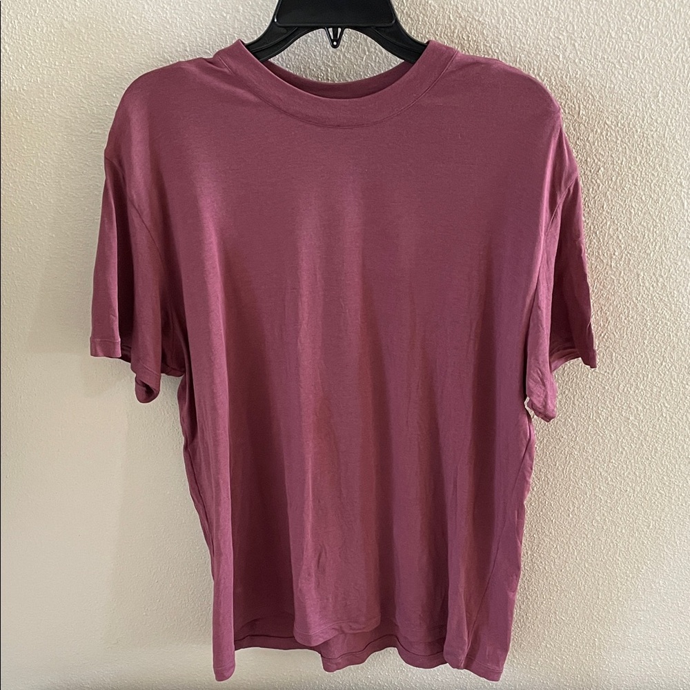 NWOT Skims Boyfriend Basic Crewneck Tee in Berry L